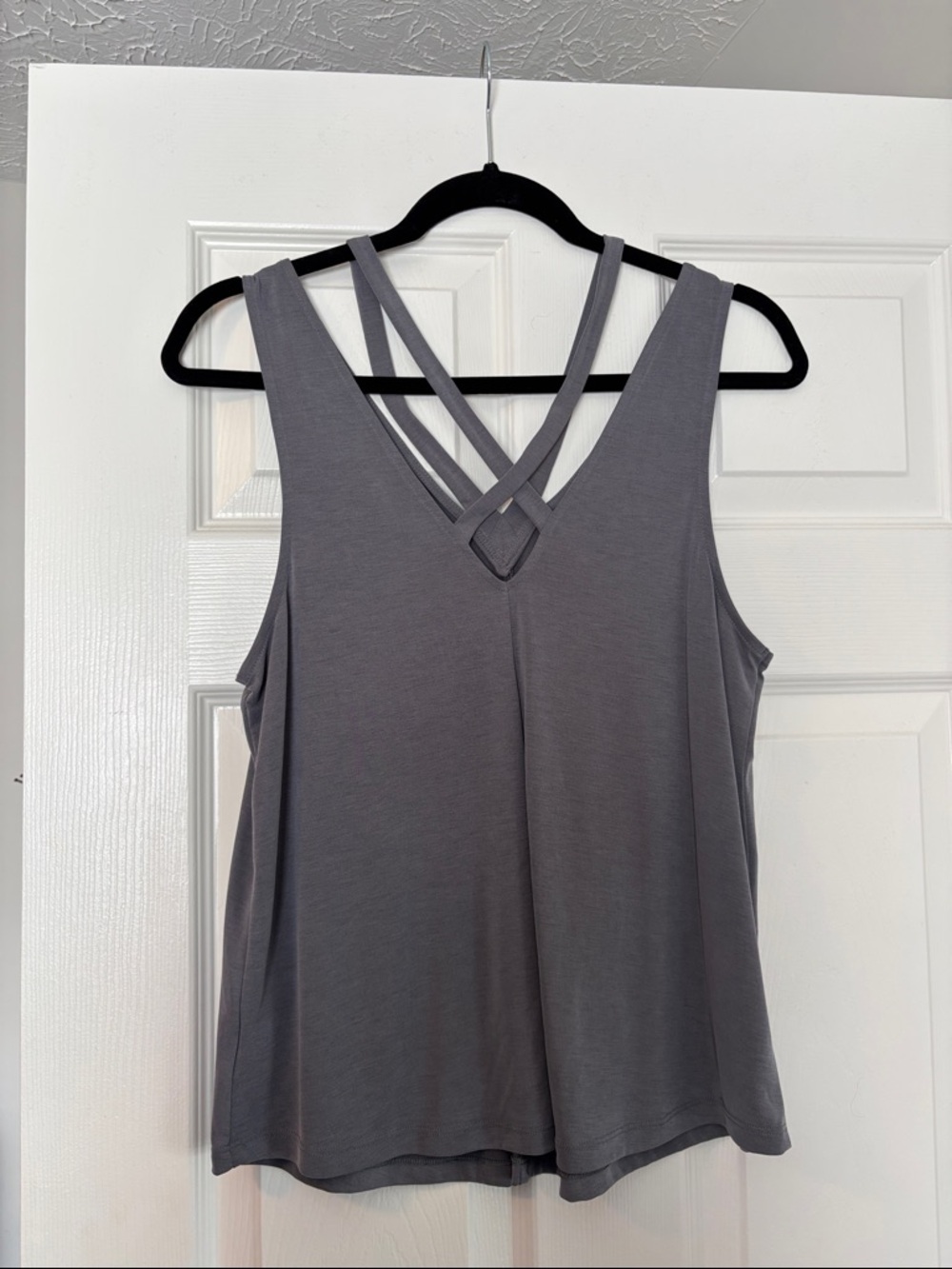 American Eagle Outfitters Gray Crisscross V-Neck Tank Top - Picture 2 of 3
